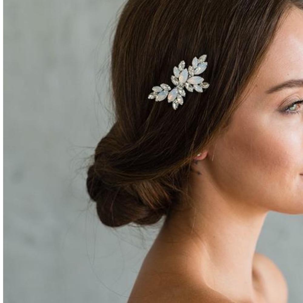 BRIDES & HAIRPINS (H) NWT LUNA CLIP